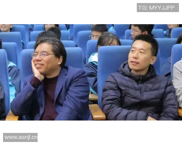 深度对话杨伟分享足球人生背后的故事与成长历程